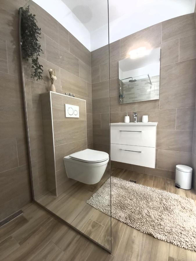 Villa Tia With Heated Pool & Jacuzzi Murvica  Extérieur photo