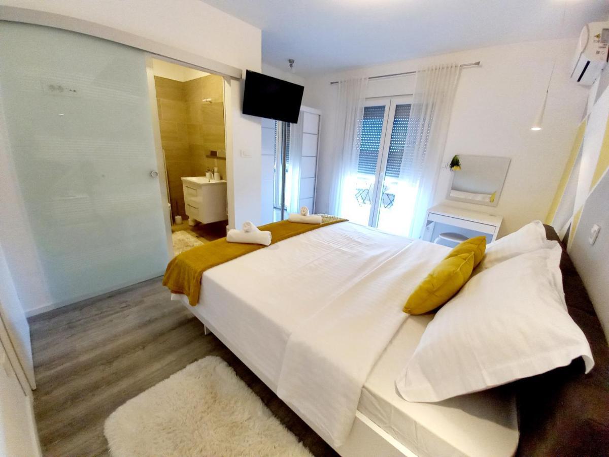 Villa Tia With Heated Pool & Jacuzzi Murvica  Extérieur photo