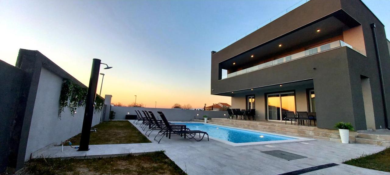 Villa Tia With Heated Pool & Jacuzzi Murvica  Extérieur photo