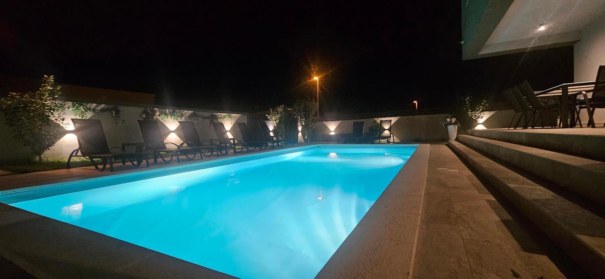 Villa Tia With Heated Pool & Jacuzzi Murvica  Extérieur photo
